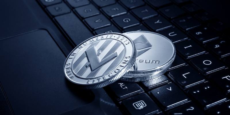 Monero vs Zcash Shielded Transactions: A Comparative Analysis for Enhanced Privacy in YoMix Context